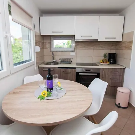 In - Istrien 51821 Tatil Evi *